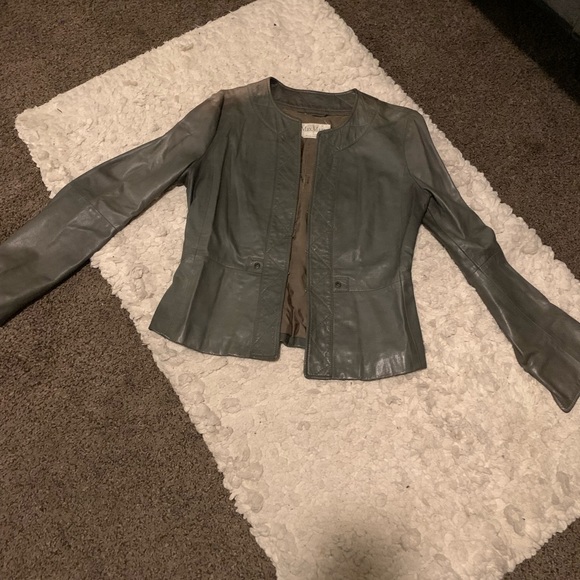 MaxMara Vintage Green Women’s Genuine Leather Jacket made in Italy (US SZ 12) - Picture 3 of 16